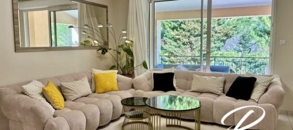 6 bedrooms House in Eyguieres, France No. 313355 4