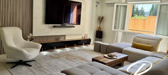 6 bedrooms House in Eyguieres, France No. 313355 2