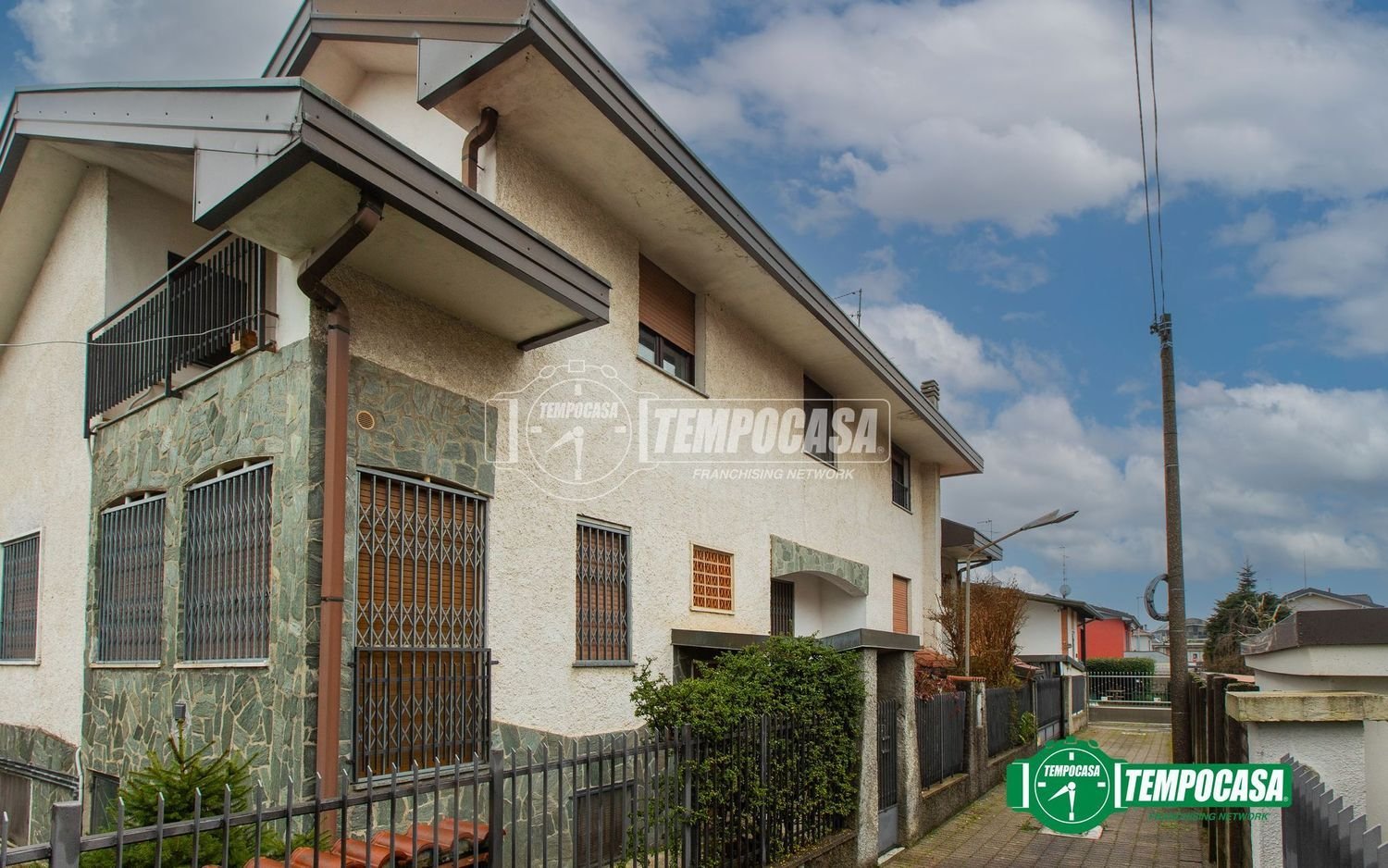 9-Zimmer Villa in Castellanza, Italy, Nr. 10873