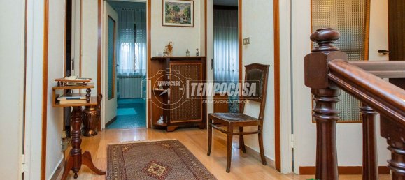 9-Zimmer Villa in Castellanza, Italy, Nr. 10873 13