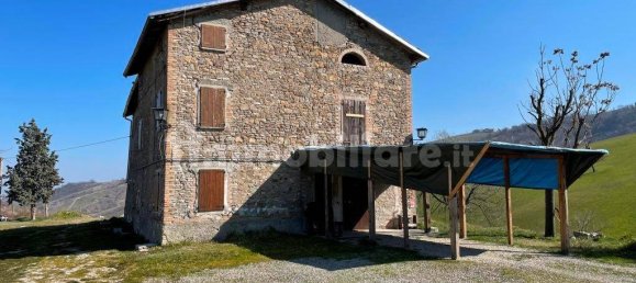3 bedrooms House in Castelvetro di Modena, Italy No. 175642 3