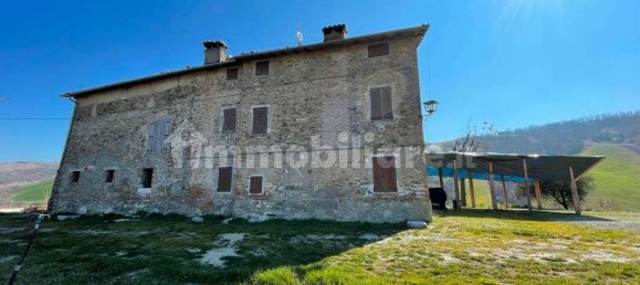 3 bedrooms House in Castelvetro di Modena, Italy No. 175642 4