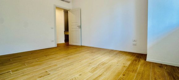 3 bedrooms Apartment in Florence, Italy No. 265786 9