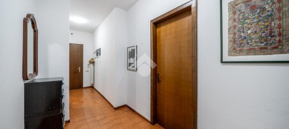 3-salle Appartement à Rovereto, Italy No. 14699 28