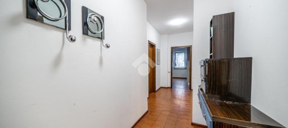 3-salle Appartement à Rovereto, Italy No. 14699 26