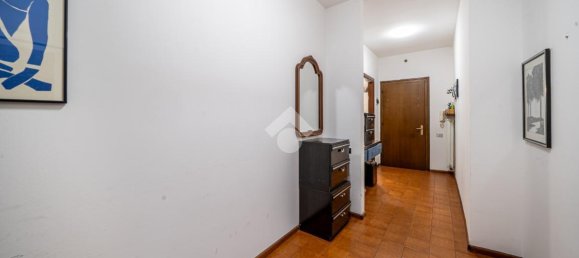 3-salle Appartement à Rovereto, Italy No. 14699 24