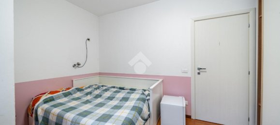 3-salle Appartement à Rovereto, Italy No. 14699 12