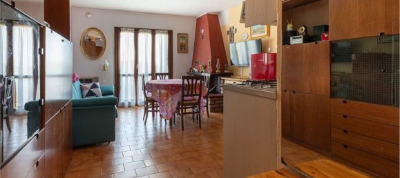 2 bedrooms Apartment in Ventasso, Italy No. 335939 2