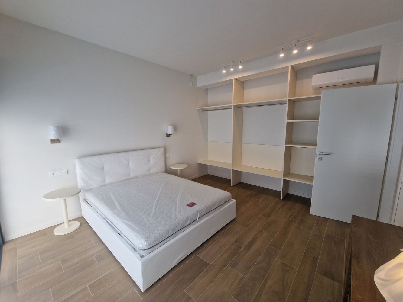 2 Schlafzimmer Wohnung in Mantua, Italy, Nr. 363435
