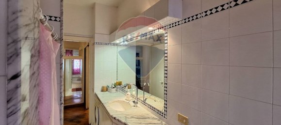 5 rooms Apartment in Montevarchi, Italy No. 262066 8