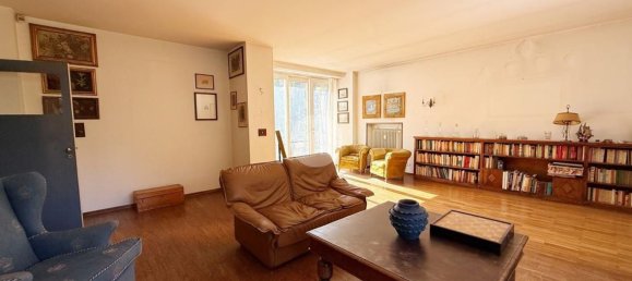 5 chambres Appartement à Ivrea, Italy No. 370862 3