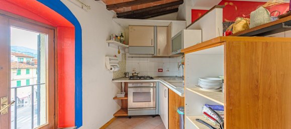 2 bedrooms Apartment in Pistoia, Italy No. 313076 8