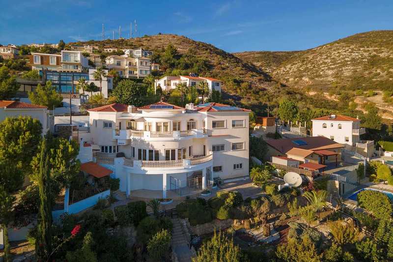 Villa de 5 dormitorios en Tala, Cyprus No. 6484