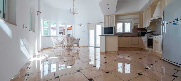 Villa de 5 dormitorios en Tala, Cyprus No. 6484 3