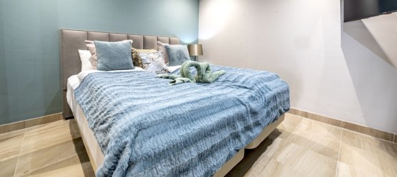 2 bedrooms Penthouse in Estepona, Spain No. 184907 2