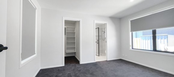 3 bedrooms House in New Norfolk, Australia No. 950 7