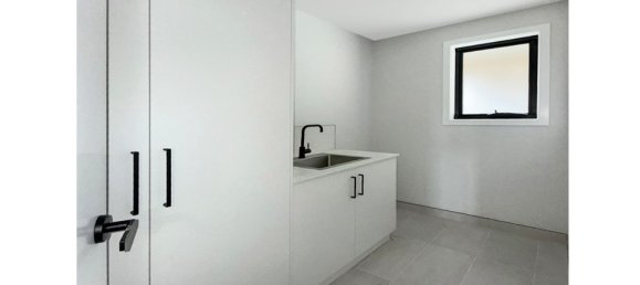 3 bedrooms House in New Norfolk, Australia No. 950 11