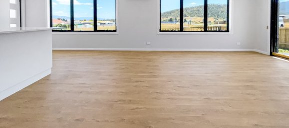 3 bedrooms House in New Norfolk, Australia No. 950 4