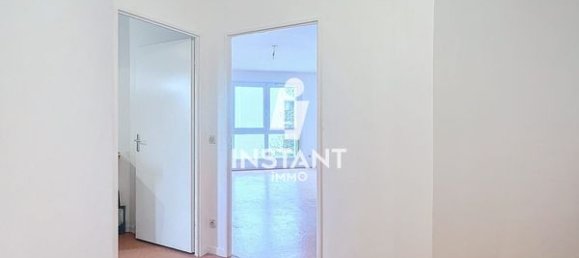 3 bedrooms Apartment in Creteil, France No. 137899 10