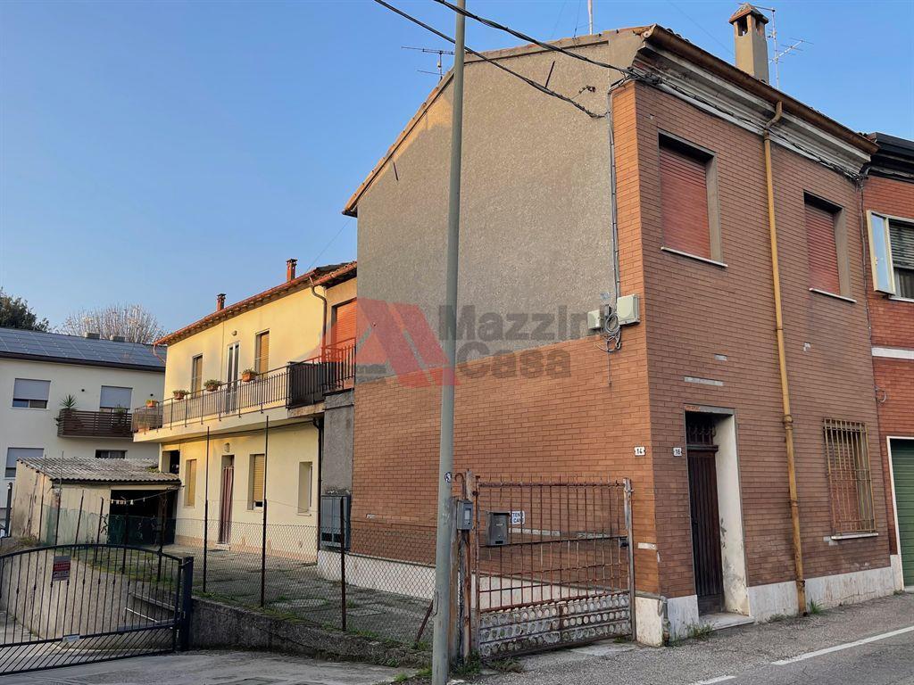 8 rooms Villa in Ravenna, Italy No. 28618