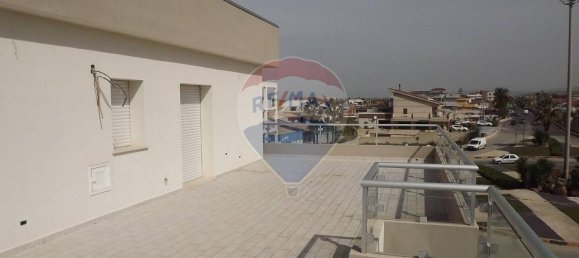 Квартира с 6 комнатами в Комизо, Италия № 157353 26