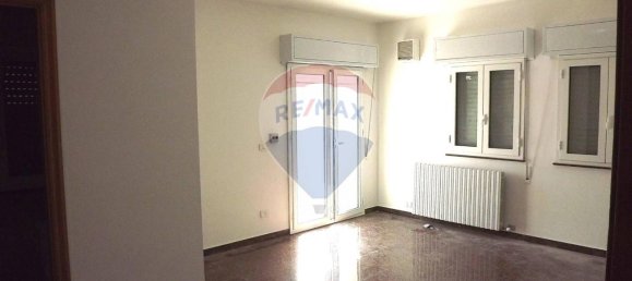 Квартира с 6 комнатами в Комизо, Италия № 157353 3