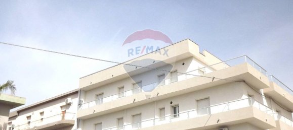 Квартира с 6 комнатами в Комизо, Италия № 157353 21