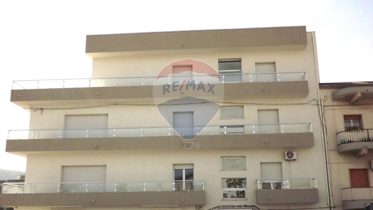 Квартира с 6 комнатами в Комизо, Италия № 157353