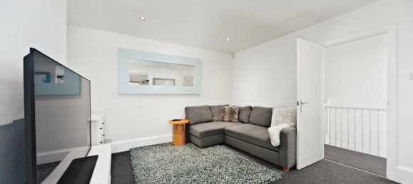 2 Schlafzimmer Maisonette-Wohnung in Whyteleafe, United Kingdom, Nr. 8043 3