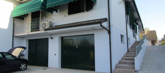 8 rooms Villa in Terre del Reno, Italy No. 133362 5