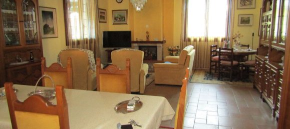 8 rooms Villa in Terre del Reno, Italy No. 133362 10
