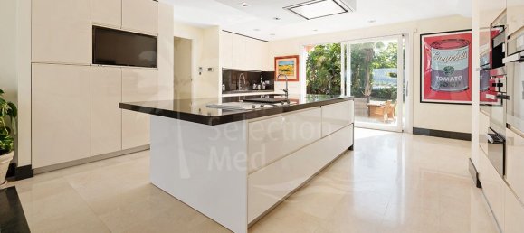 8 bedrooms Villa in Estepona, Spain No. 55353 9