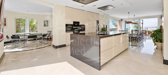 8 bedrooms Villa in Estepona, Spain No. 55353 10