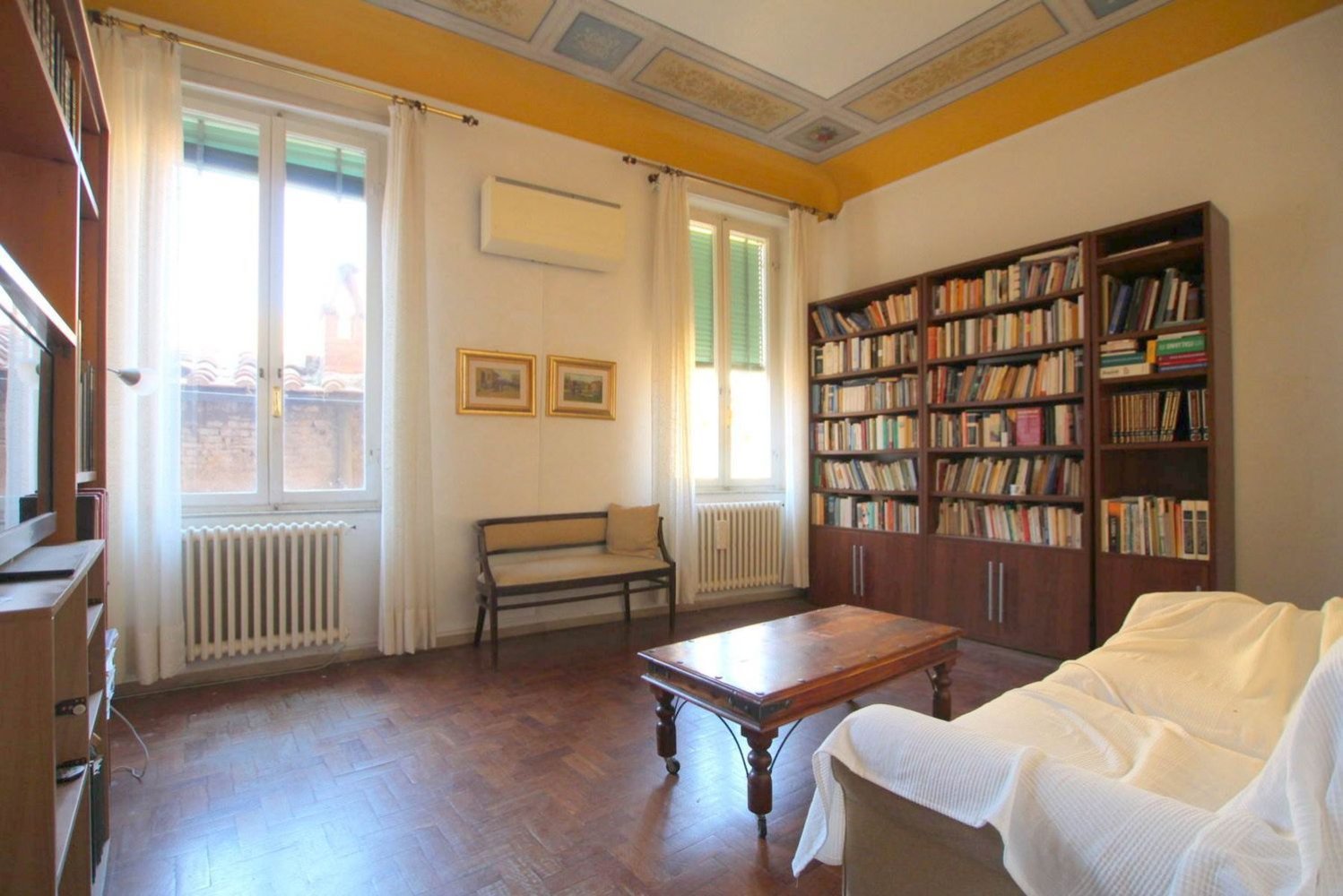 6 bedrooms Apartment in Siena, Italy No. 346252