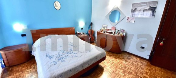 3-salle Appartement à Busto Arsizio, Italy No. 11521 27