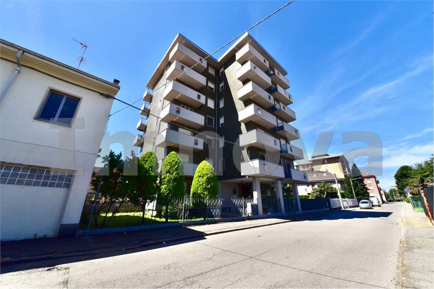 3-salle Appartement à Busto Arsizio, Italy No. 11521