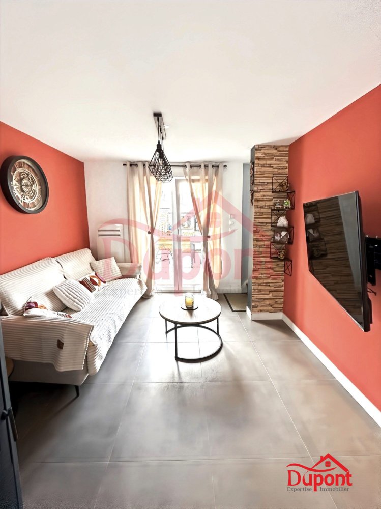 Casa de 3 dormitorios en Neuville-Saint-Remy, France No. 343360