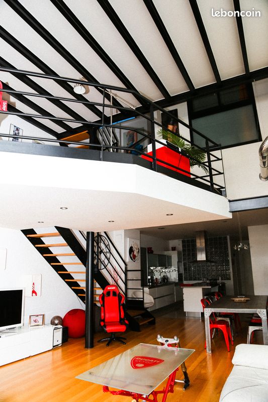 3 bedrooms Duplex in Les Lilas, France No. 333506