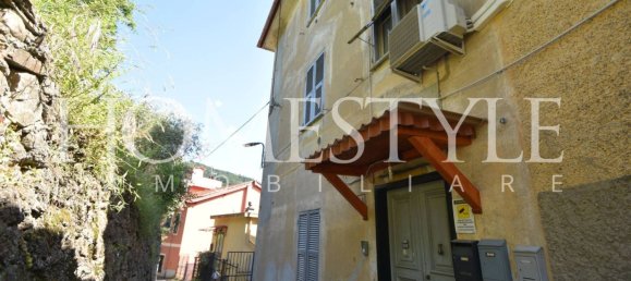 3 Schlafzimmer Wohnung in Genoa, Italy, Nr. 156423 4