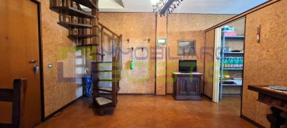 4-Zimmer Wohnung in Venegono Inferiore, Italy, Nr. 41315 6