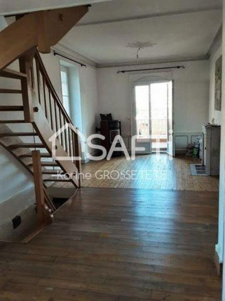 Casa de 2 dormitorios en Montbard, France No. 6871