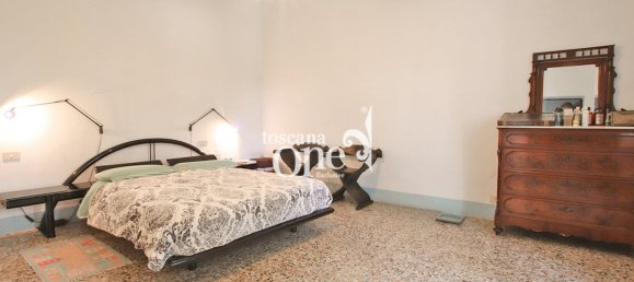 Villa de 8 dormitorios en San Giuliano Terme, Italy No. 80389 20