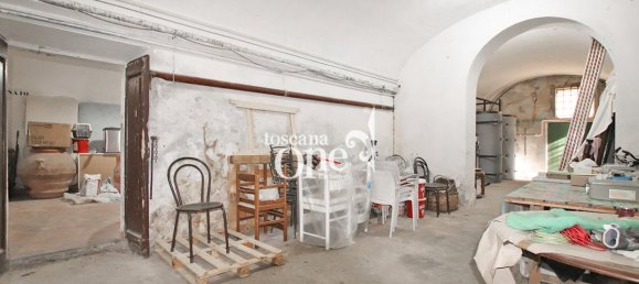 Villa de 8 dormitorios en San Giuliano Terme, Italy No. 80389 24