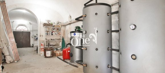 Villa de 8 dormitorios en San Giuliano Terme, Italy No. 80389 27