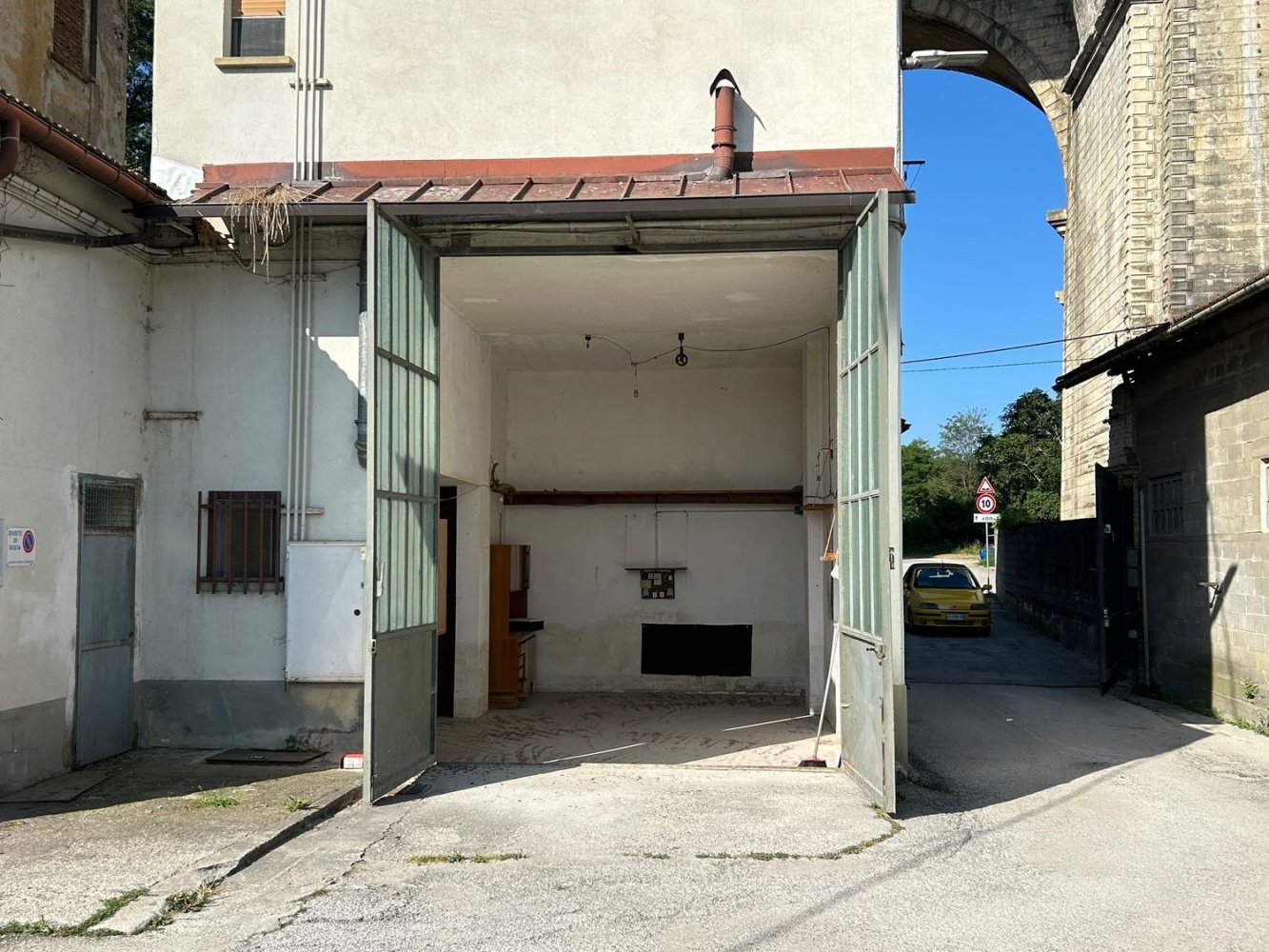 34m² Garage in Cuneo, Italy No. 82669