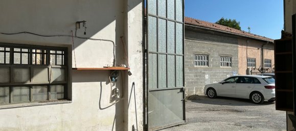 34m² Garage in Cuneo, Italy No. 82669 5