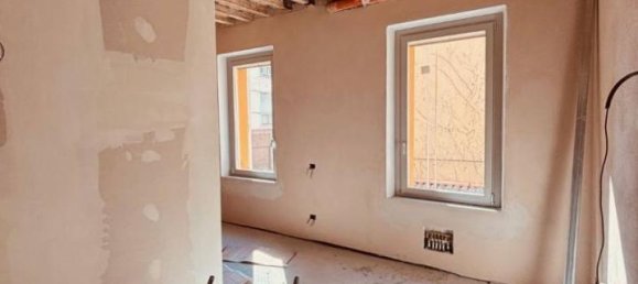 2-salle Appartement à Parma, Italy No. 23550 12