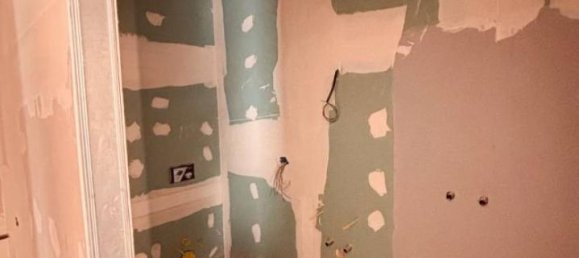 2-salle Appartement à Parma, Italy No. 23550 13