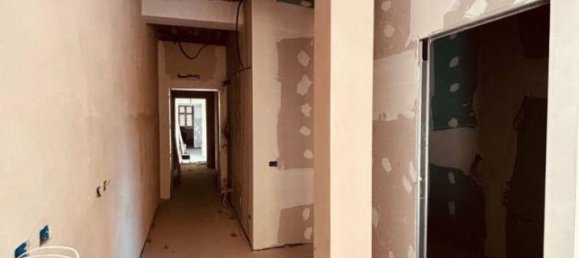 2-salle Appartement à Parma, Italy No. 23550 11