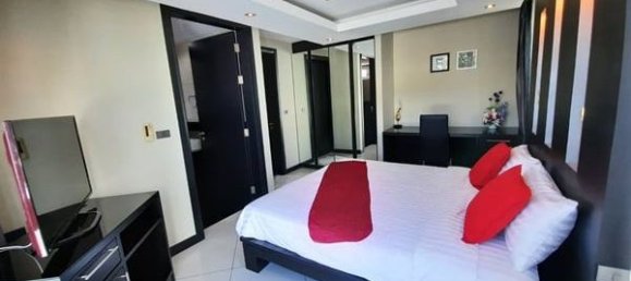 5 bedrooms Villa in Pattaya, Thailand No. 19155 10